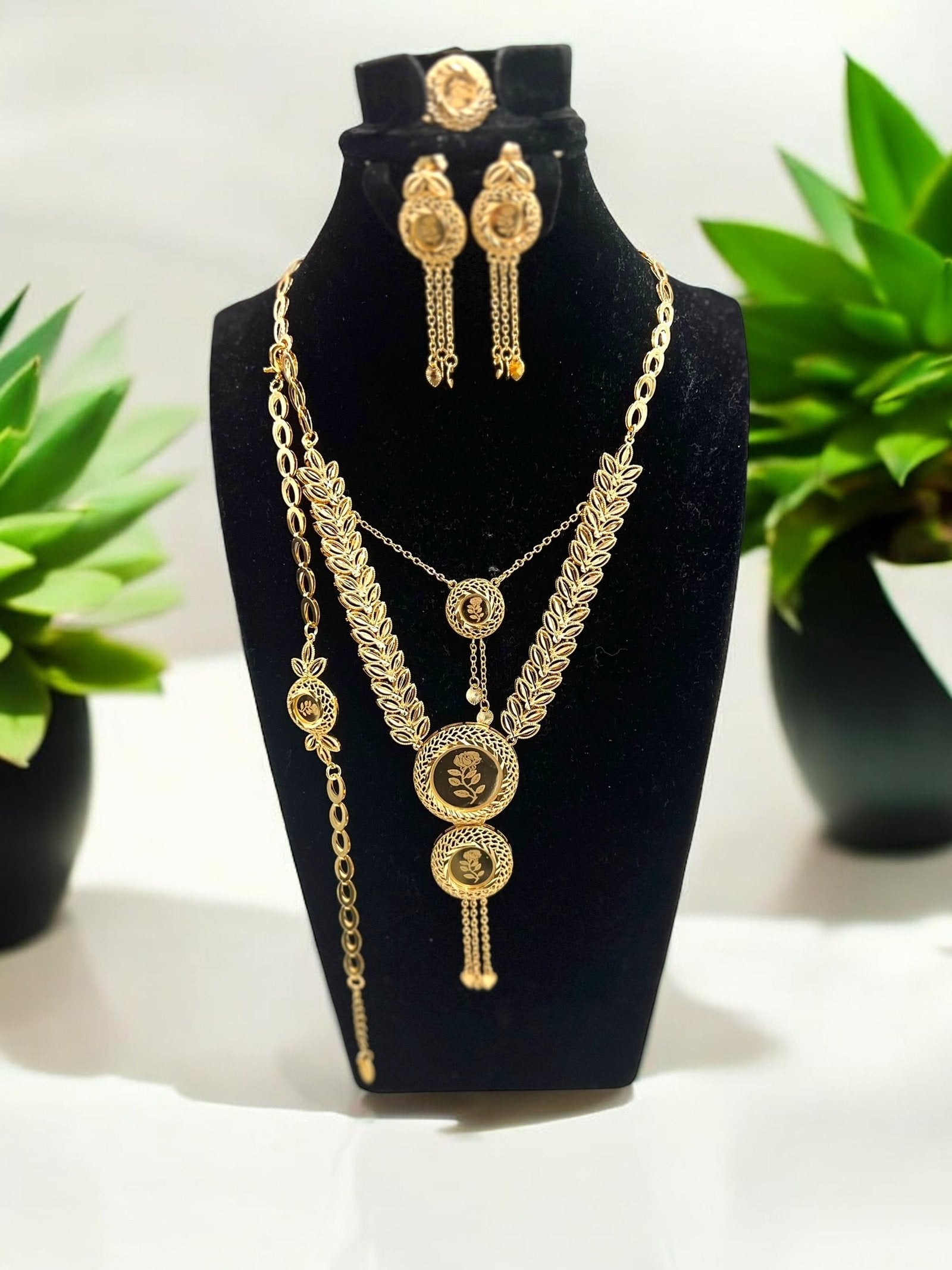 Gold Rani Haar