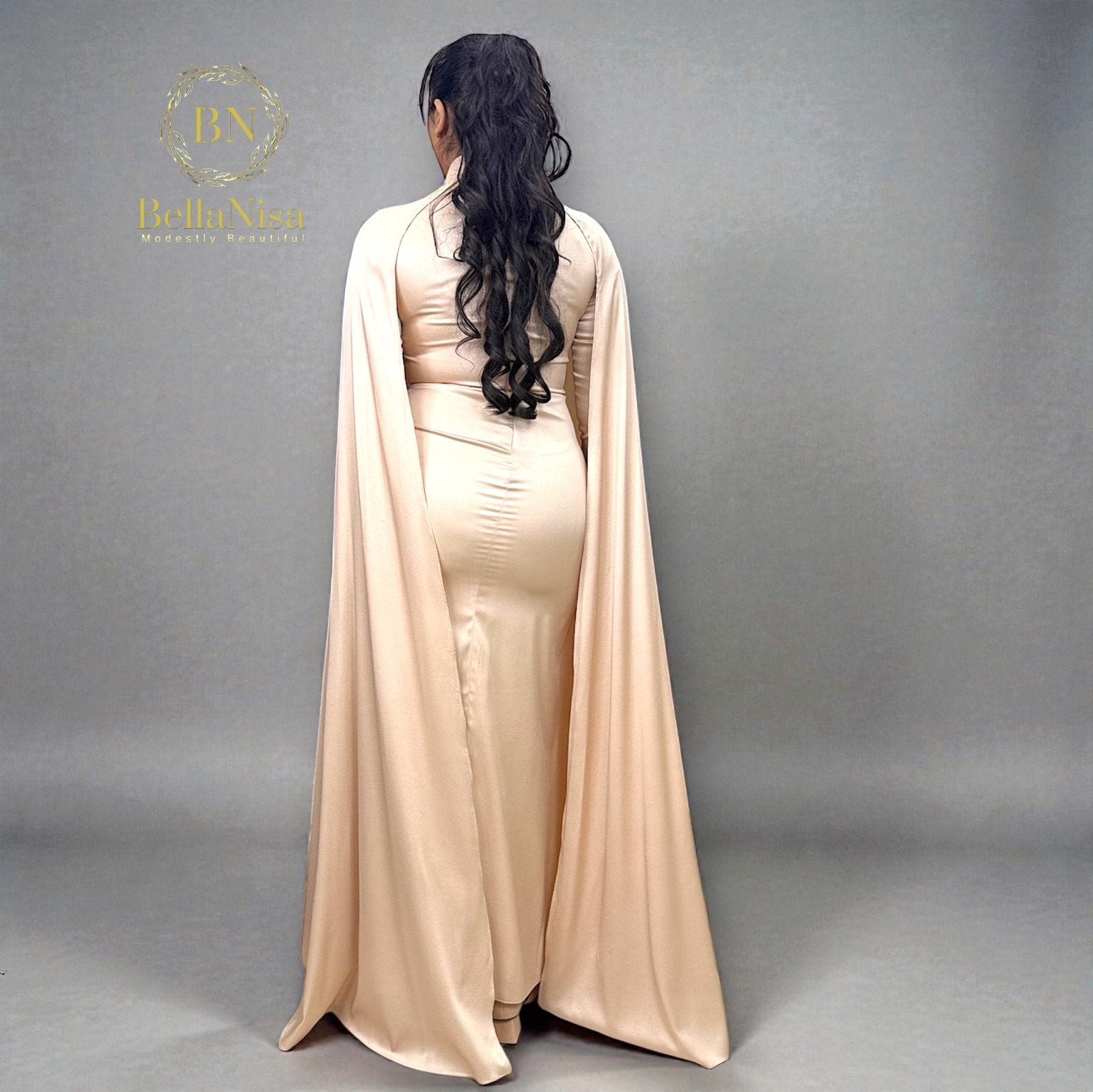 Aresna Dress Gold