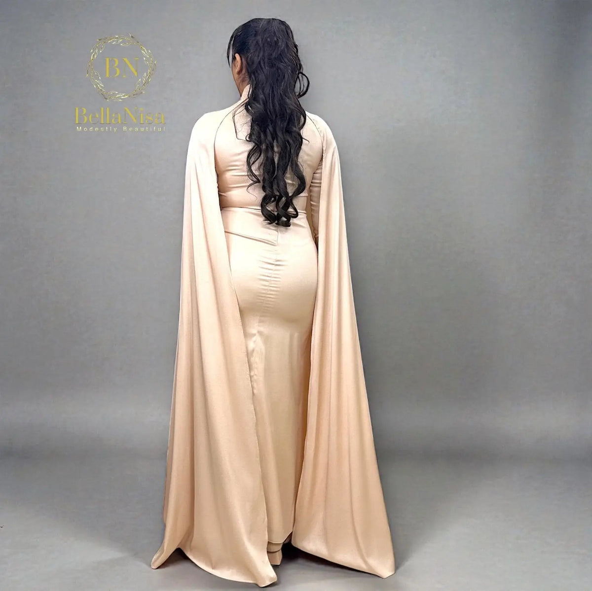 Aresna Dress Gold